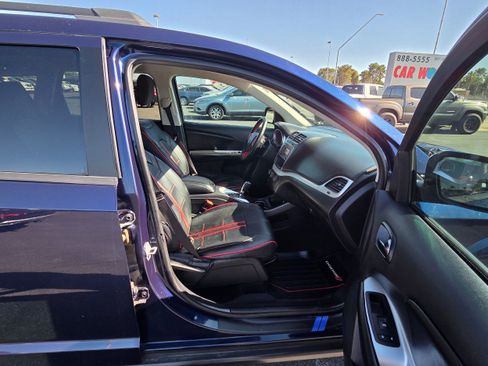 Used 2018 Dodge Journey SXT w/ Premium Group FWD image 24