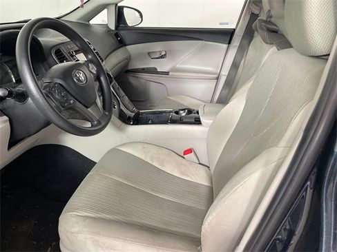 Used 2013 Toyota Venza LE image 3