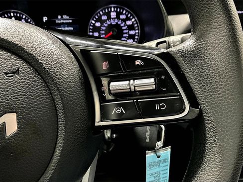 Used 2022 Kia Forte LXS image 11