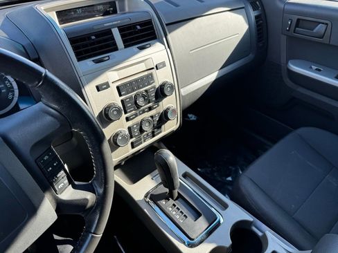 Used 2011 Ford Escape XLT image 15