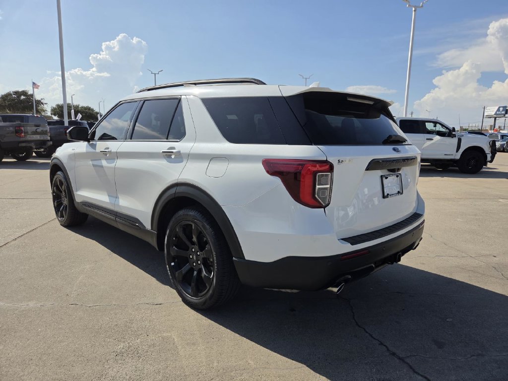 Certified 2024 Ford Explorer ST-Line w/ Class IV Trailer Tow Package RWD image 18