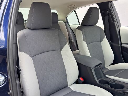 Used 2025 Toyota Corolla LE FWD image 35