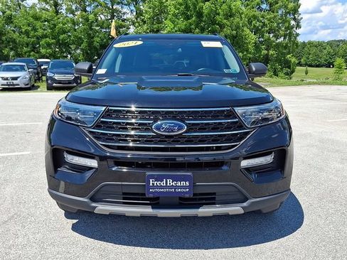 Used 2021 Ford Explorer XLT w/ Equipment Group 202A AWD/4WD image 3