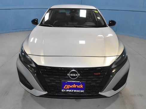 Used 2024 Nissan Altima 2.5 SR FWD image 24