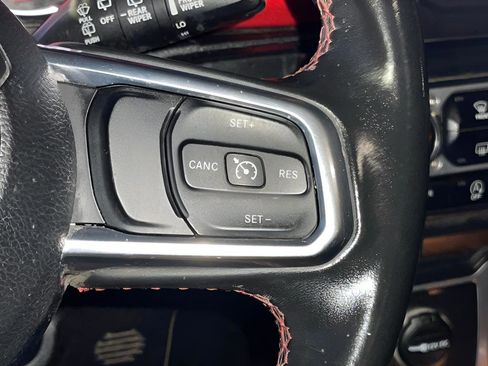 Used 2018 Jeep Wrangler Unlimited Rubicon image 14