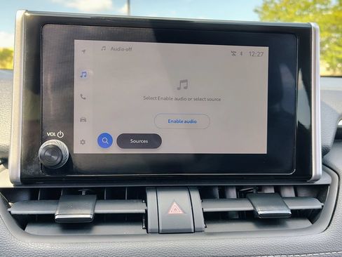 Used 2025 Toyota RAV4 XLE FWD image 21