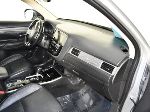 Used 2019 Mitsubishi Outlander SEL AWD/4WD image 40