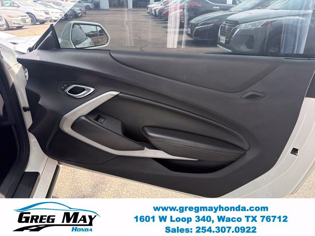 Used 2020 Chevrolet Camaro LT RWD image 27