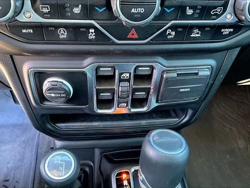 Certified 2023 Jeep Gladiator Overland image 59