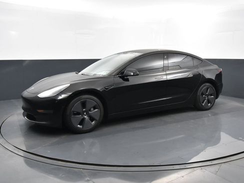 Used 2021 Tesla Model 3 Standard Range Plus image 5