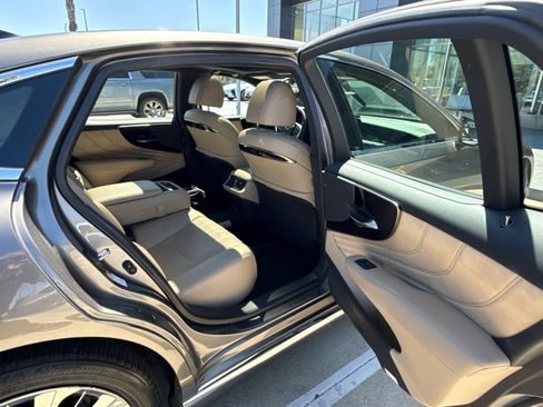 Used 2023 Lexus LS 500 w/ Interior Upgrade Package RWD image 12