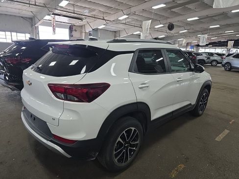 Certified 2025 Chevrolet TrailBlazer LT AWD/4WD image 3