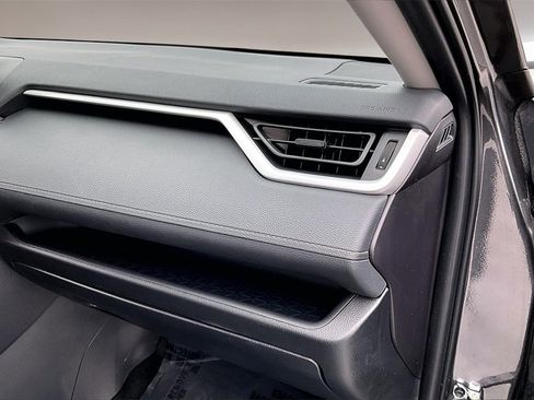 Used 2025 Toyota RAV4 XLE image 24