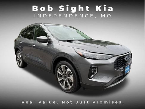 Used 2023 Ford Escape Platinum AWD/4WD image 24