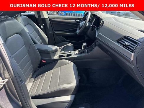 Used 2024 Volkswagen Jetta SE w/ Panoramic Sunroof Package FWD image 10
