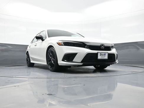 Used 2023 Honda Civic Sport image 27