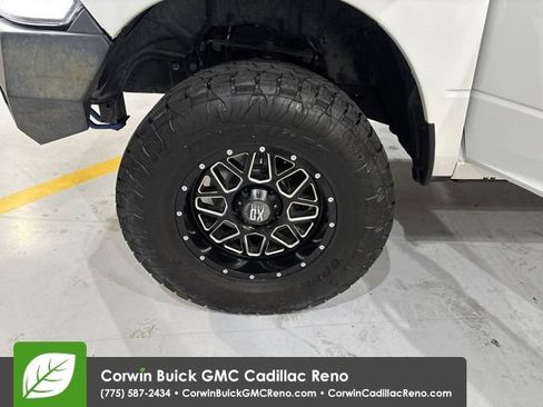 Used 2018 RAM 1500 Classic SLT AWD/4WD image 30