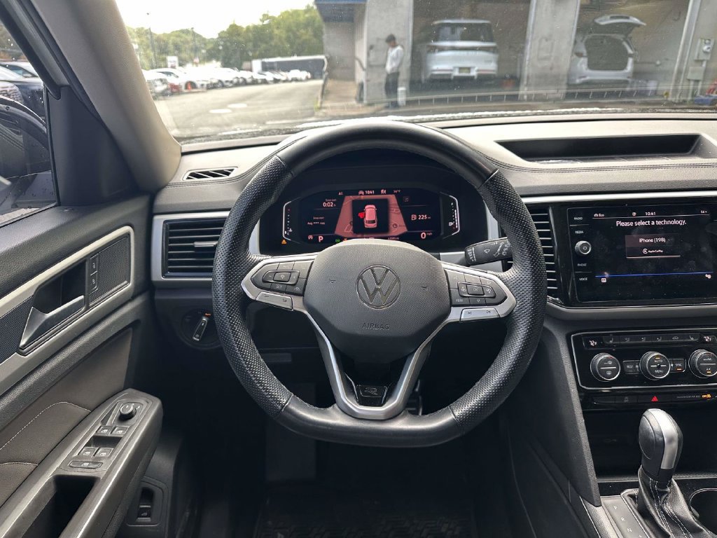 Used 2023 Volkswagen Atlas SEL R-Line AWD/4WD image 13