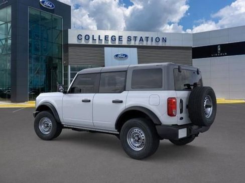 New 2025 Ford Bronco 4-Door image 4