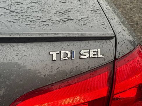 Used 2014 Volkswagen Passat TDI SEL Premium FWD image 4