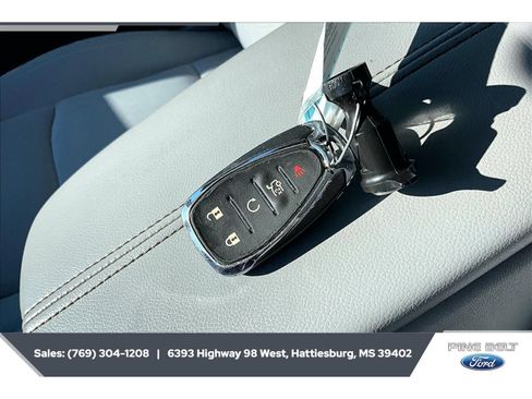 Used 2024 Chevrolet Malibu LT FWD image 9