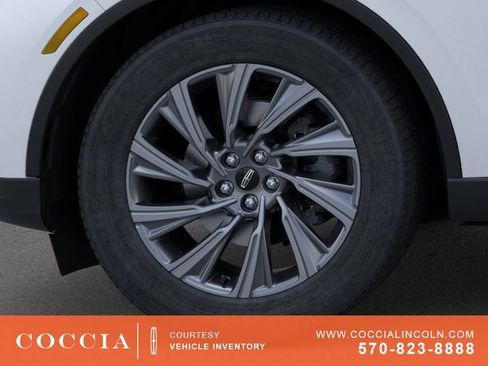 New 2026 Lincoln Aviator AWD image 19