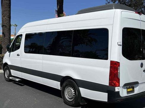 Used 2019 Mercedes-Benz Sprinter 2500 w/ Driver Convenience Package image 27