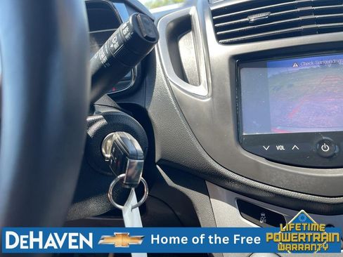 Used 2015 Chevrolet Trax LT w/ LT Sun and Sound Package AWD/4WD image 17