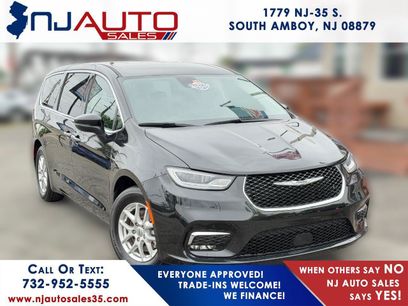 Used 2023 Chrysler Pacifica Touring-L