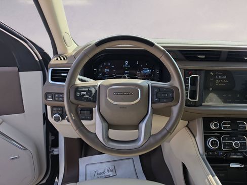 Used 2024 GMC Yukon Denali w/ Denali Reserve Package AWD/4WD image 12