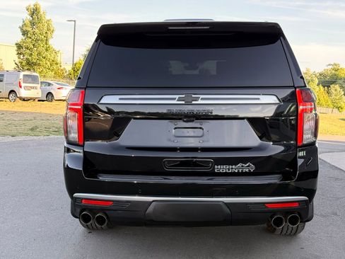 Used 2022 Chevrolet Suburban High Country AWD/4WD image 10