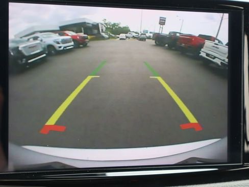 Used 2023 Chrysler Pacifica Touring FWD image 16