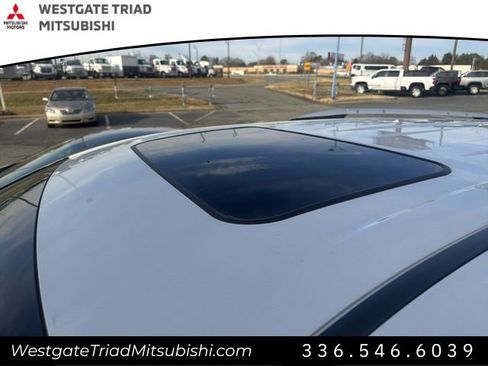 Used 2022 Toyota Sienna Platinum image 10