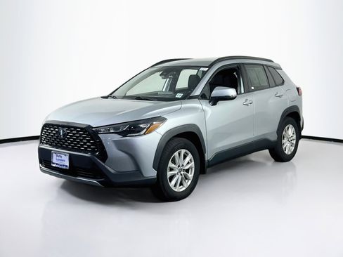 Used 2022 Toyota Corolla Cross LE AWD/4WD image 1