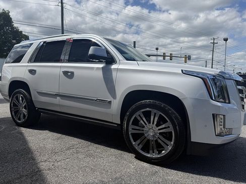 Used 2019 Cadillac Escalade Premium Luxury AWD/4WD image 7