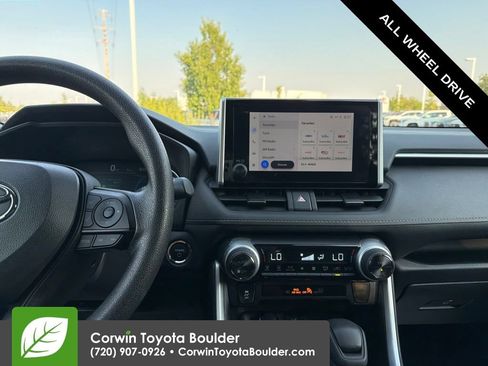 Used 2025 Toyota RAV4 XLE AWD/4WD image 31
