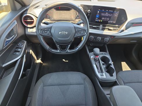 Used 2024 Chevrolet Trax RS w/ Driver Confidence Package FWD image 12