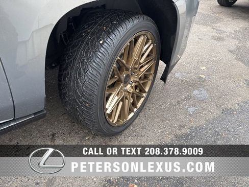 Used 2018 Cadillac Escalade Platinum image 10