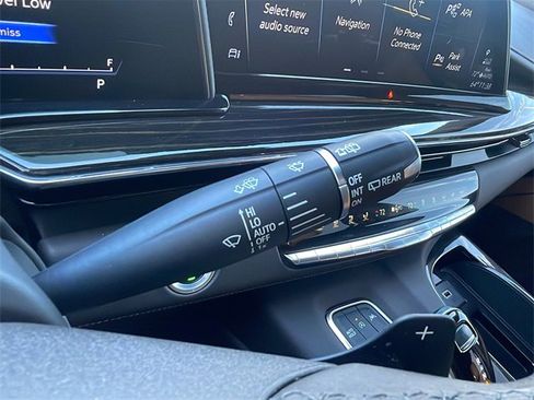 Used 2022 Cadillac Escalade ESV Premium Luxury w/ Performance Package image 26