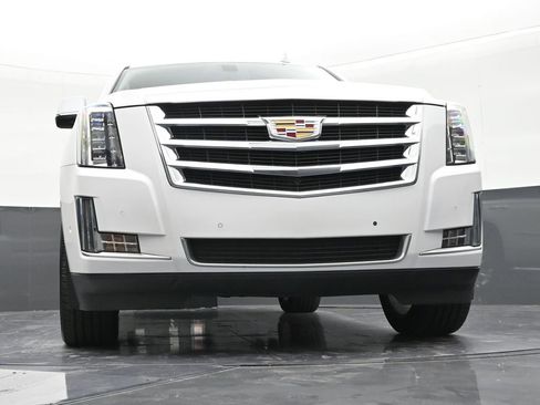 Used 2020 Cadillac Escalade 2WD image 27