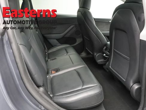 Used 2022 Tesla Model Y Long Range AWD/4WD image 21