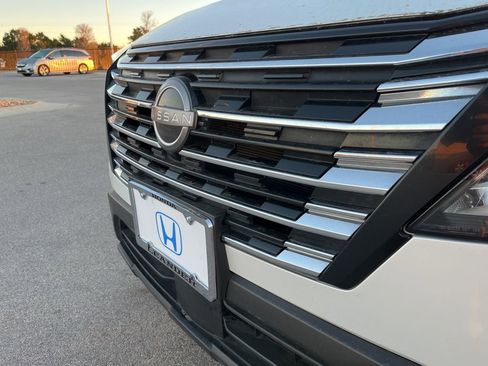 Used 2024 Nissan Rogue SV image 13