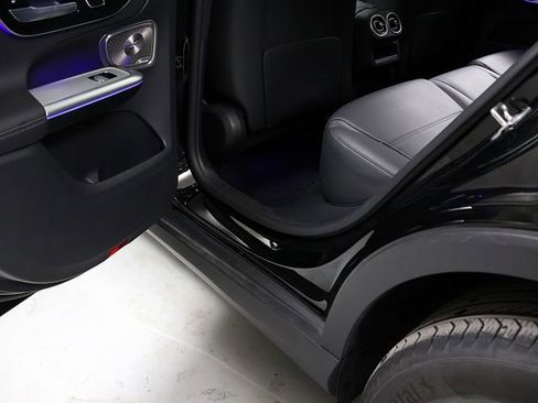 Used 2023 Mercedes-Benz GLC 300 4MATIC image 28