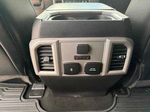 Used 2019 Ford F250 Lariat w/ Lariat Ultimate Package AWD/4WD image 17