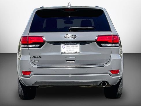 Used 2019 Jeep Grand Cherokee Altitude AWD/4WD image 7