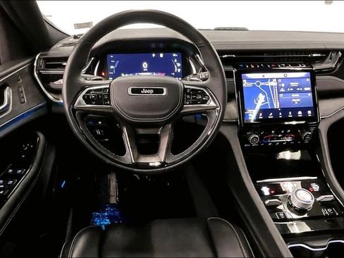 Used 2023 Jeep Grand Cherokee Overland w/ Advanced Protech Group III image 6