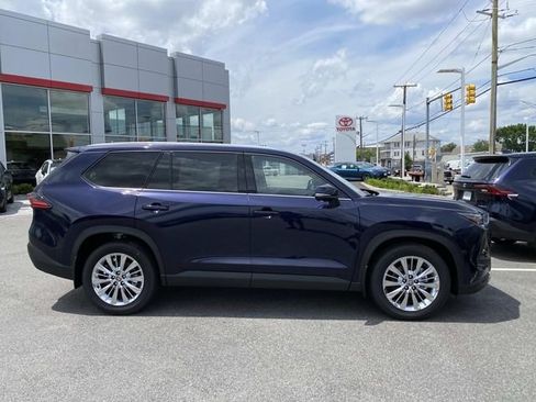 New 2026 Toyota Grand Highlander AWD image 2