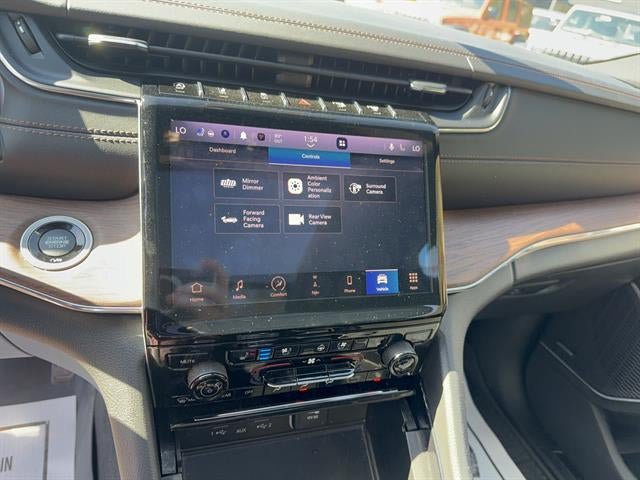 Used 2023 Jeep Grand Cherokee Summit w/ Luxury Tech Group V AWD/4WD image 22