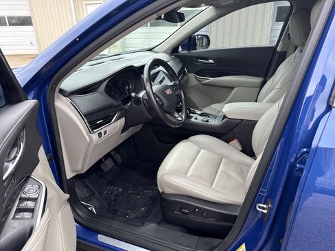 Used 2023 Cadillac XT4 Premium Luxury w/ Cold Weather Package AWD/4WD image 16