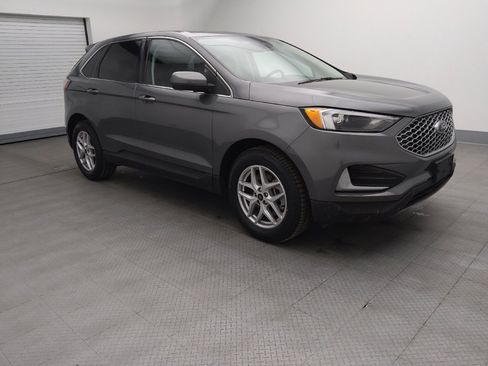 Used 2024 Ford Edge SEL image 11